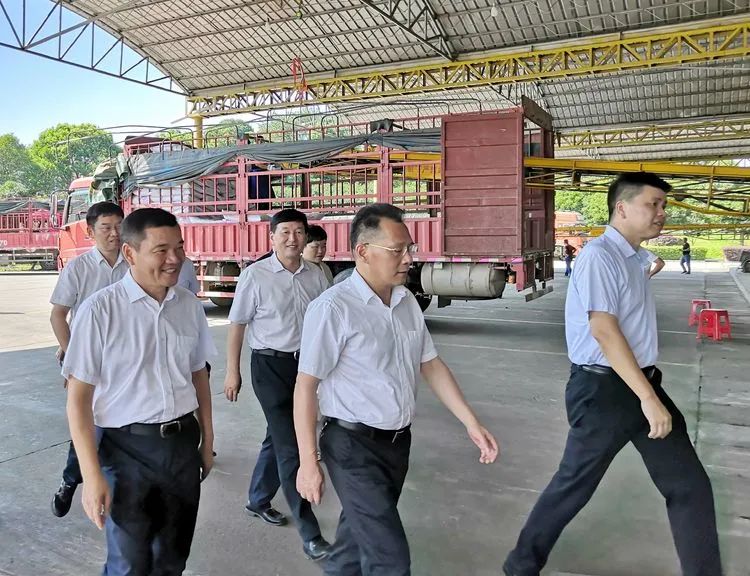 岳陽(yáng)市委常委、常務(wù)副市長(zhǎng)李建華一行蒞臨岳陽(yáng)新宏調(diào)研指導(dǎo)